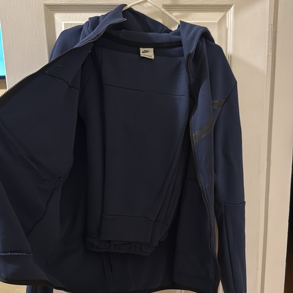 Nike tech - Picture 2 of 3